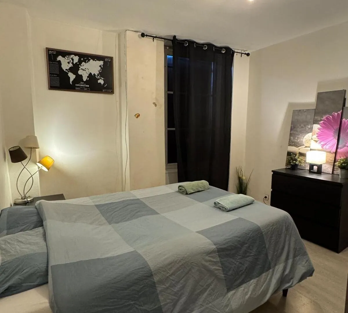 Apartment Spacious Flat, 7 People, 5 Beds Louvres