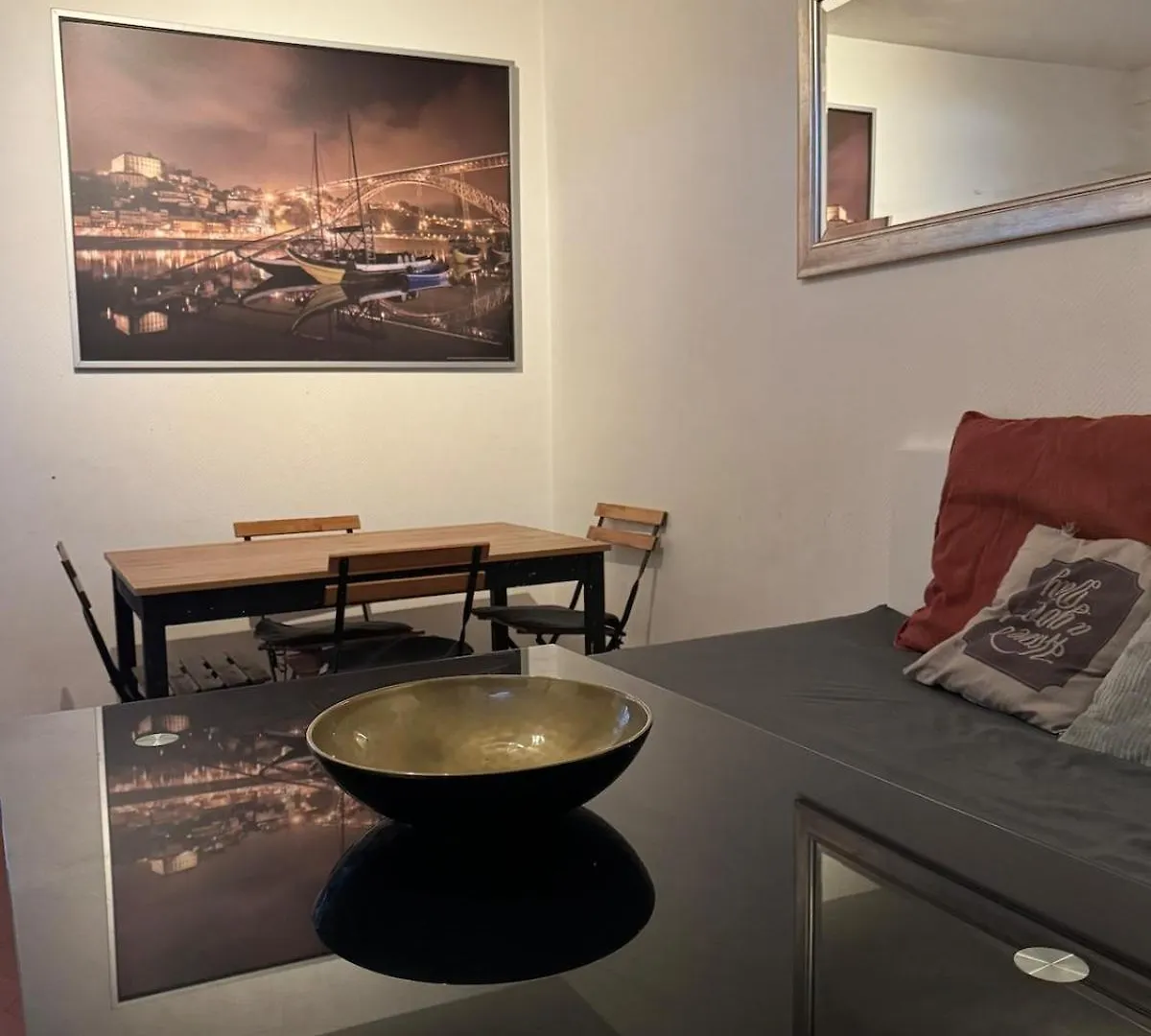 Spacious Flat, 7 People, 5 Beds Louvres